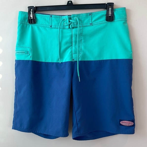 Vineyard Vines Color block green and blue swim trunks men’s size 32